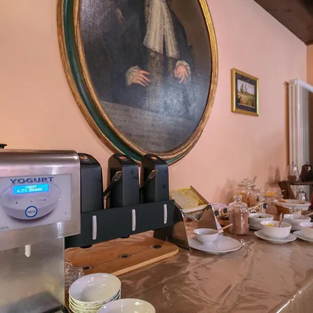 アンティカ ディモーラ レオネス パラーイア