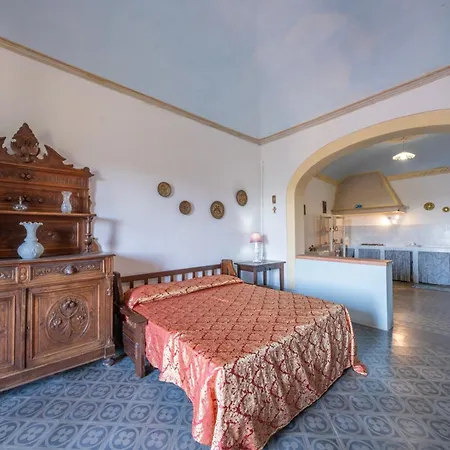 Bed & Breakfast Antica Dimora Leones 3*